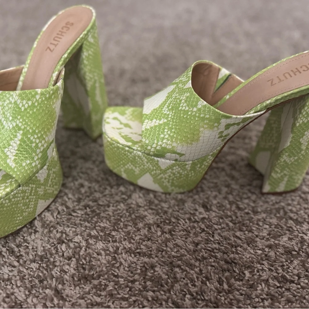 Schutz Darah Wild Green Snake Embossed Leather SlipOn High Heel Sandals Size 8.5